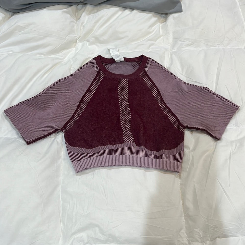 Fabletics Crop Workout Top - Picture 4 of 8